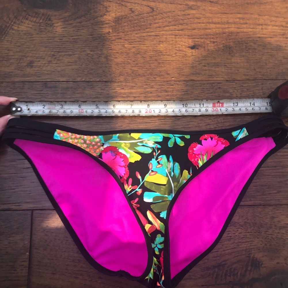 🌿 Floral Bikini Set - Picture 2 of 2